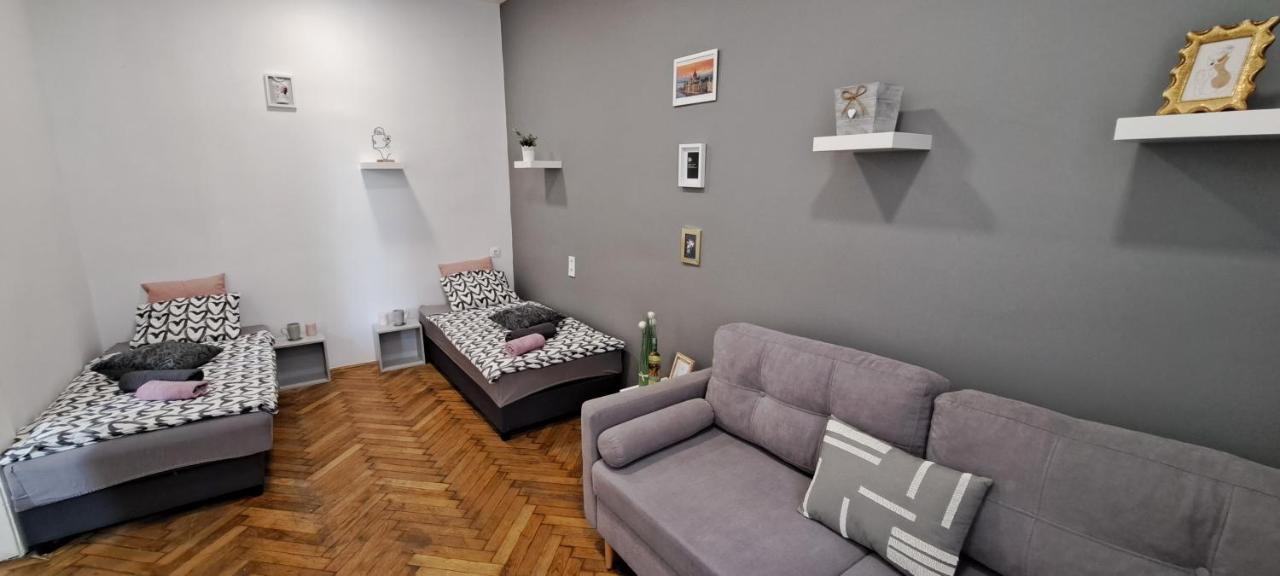 Sweet 16 Apartment In The Party District Budapesta Exterior foto
