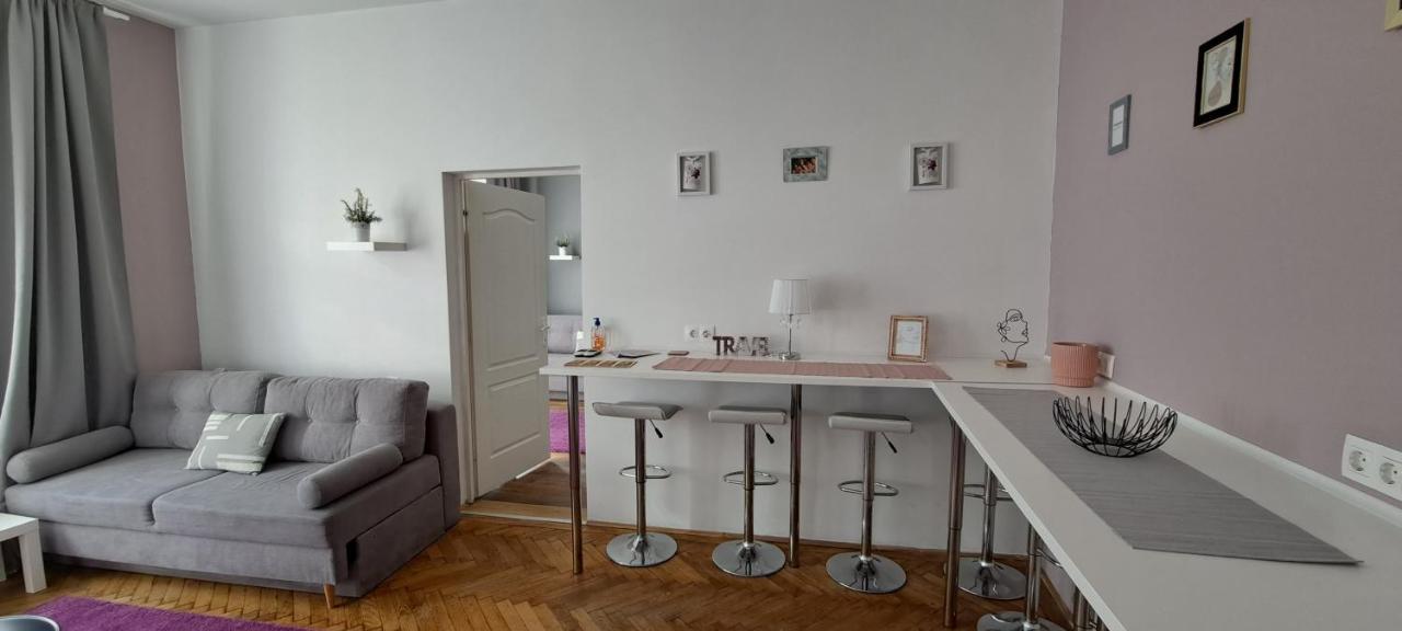 Sweet 16 Apartment In The Party District Budapesta Exterior foto